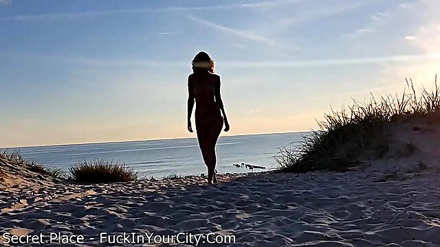 Watch how her mesmerizing eyes control every moment of sucking vlruh6b