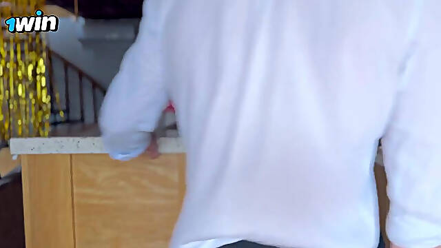 Жена Изменят Мужу С Лучшим Другом Пока Он Играет В Vr Шлеме