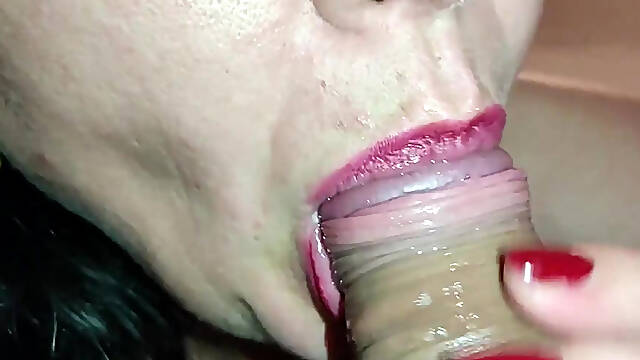 Stepmother Milf Housewife Gives A Sloppy Blowjob With Cumshot In Her Mouth
