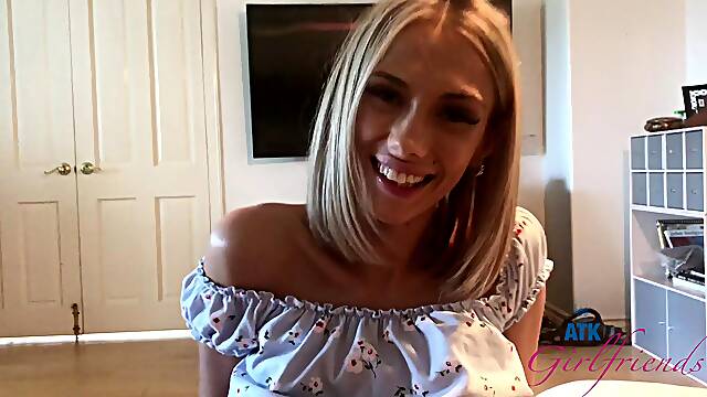 Passionate blonde combined blowjob with sex in very sensual XXX POV