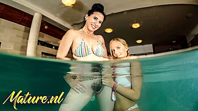 Ravishing Sofias lesbian action