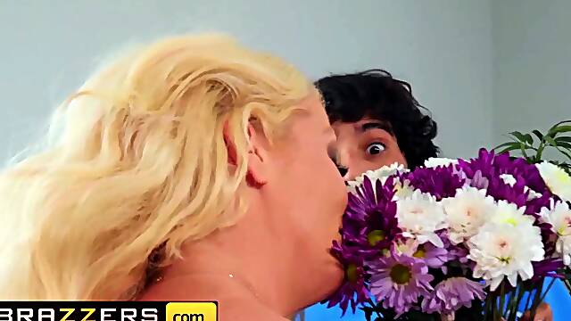 Get ready for the ultimate porn experience! Hot blondes and brunettes with big boobs in a thrilling threesome with mom. Hardcore action in HD featuring star porn actress Aaliyah Hadid.