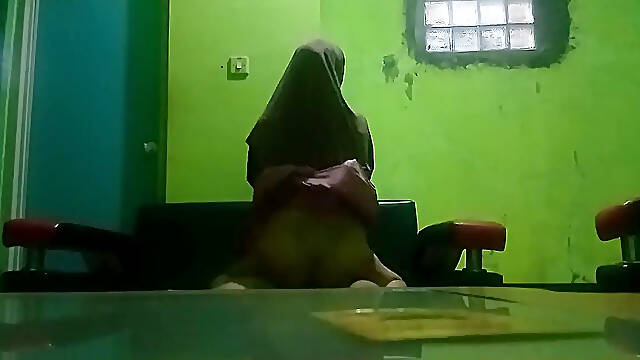 My girlfriend's pussy wiggle is so delicious