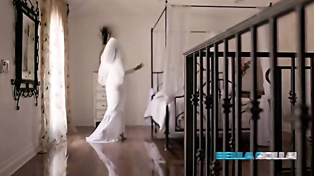 Mary Moody, Whitney Wright And Bella Rolland - The Baited Bride - Lesbian Girlsw*y