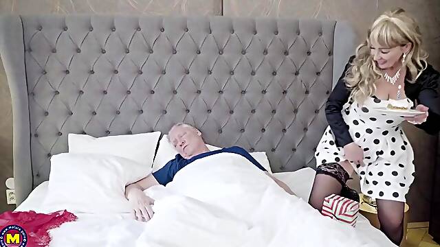 Keira Love In Hans Verus Happy Birthday Grandpa! Your Milf Wi