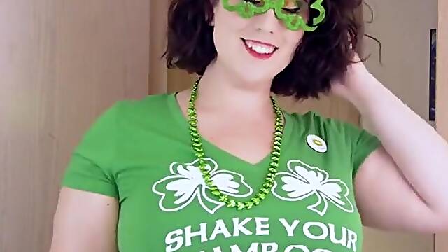 Kitty Leroux - Cousins Get Lucky Taboo - Giving Head