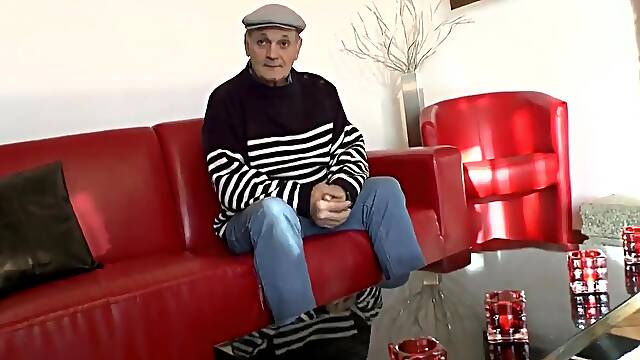 Old Man Celebrates With Four Beautiful With Baaby Jess And Naomie Lionness