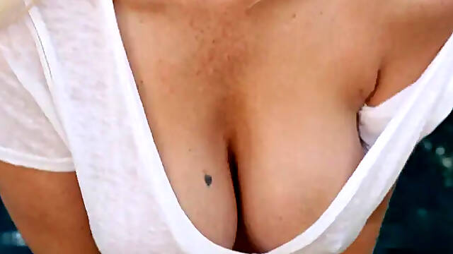 Zero Tolerance: Bouncing Boobs with Julia Ann