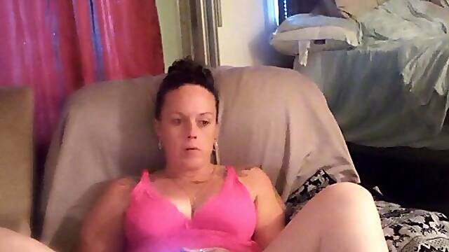 Amateur Charming Gal Likes Playing Fortnite, During the time that Imagining Multiple Dudes Jerking Off To Her