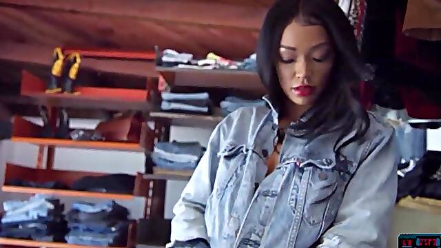 Large booty ebony pornstar sweetheart Harley Dean takes off her jeans and positions exposed