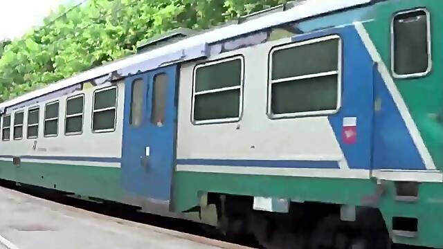 Il treno lo perdi,il cazzo lo prendi