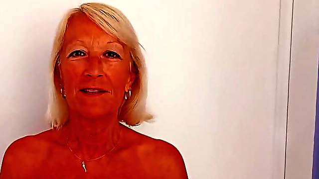 SEXY BLOND mother Id like to fuck IS SEARCHING FOR PEOPLE TO MAKE PORN VIDS