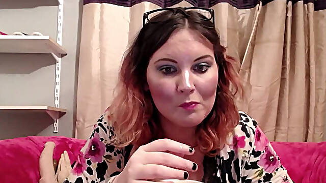 Miss Ffw Loves Crunching Ice Cubes