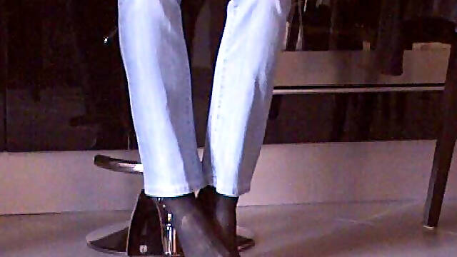 Shoeplay in Black Pantyhose and Pink Pumps