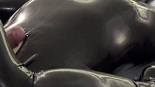 It's Time to Feed Sperm in a Latex Castsuite with a Latex Mask, the Slave Really Enjoyed It! 2 Angle