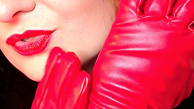 Fur fetish and long leather gloves pin up MILF